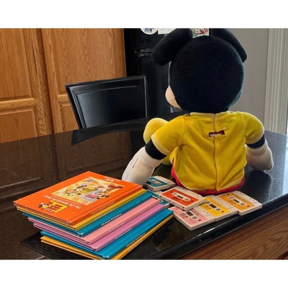 Vintage 1986 DISNEY Worlds of Wonder Talking Mickey Mouse 6 Books & 6 Tapes - Picture 7 of 10